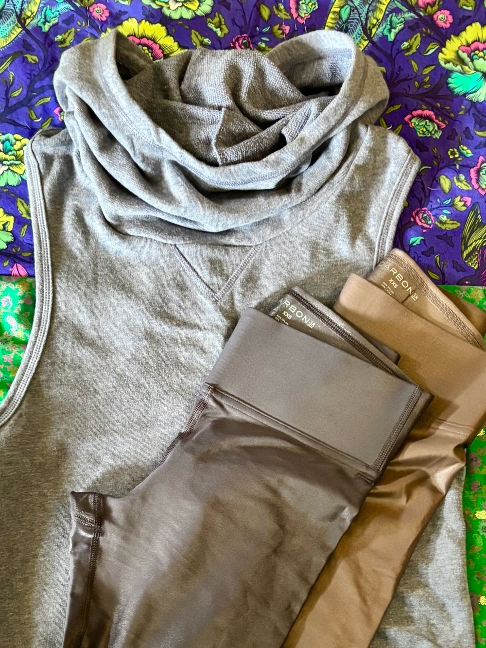 Carbon 38 leggings/ VSX tank